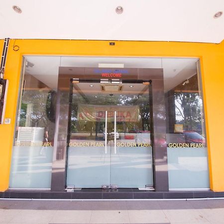 Golden Pearl Hotel Near Universiti Tun Hussein Onn Malaysia Uthm Бату-Пахат Экстерьер фото