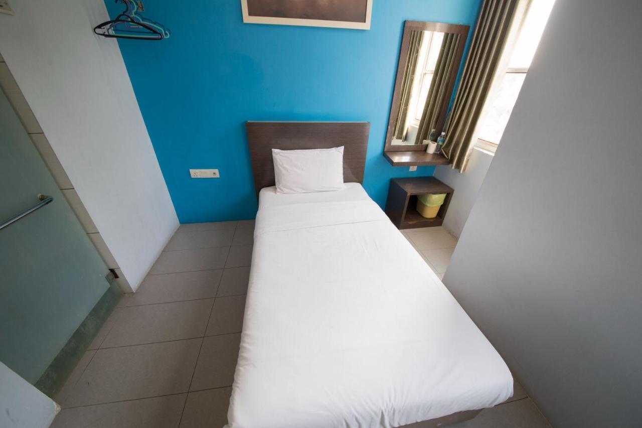 Golden Pearl Hotel Near Universiti Tun Hussein Onn Malaysia Uthm Бату-Пахат Экстерьер фото