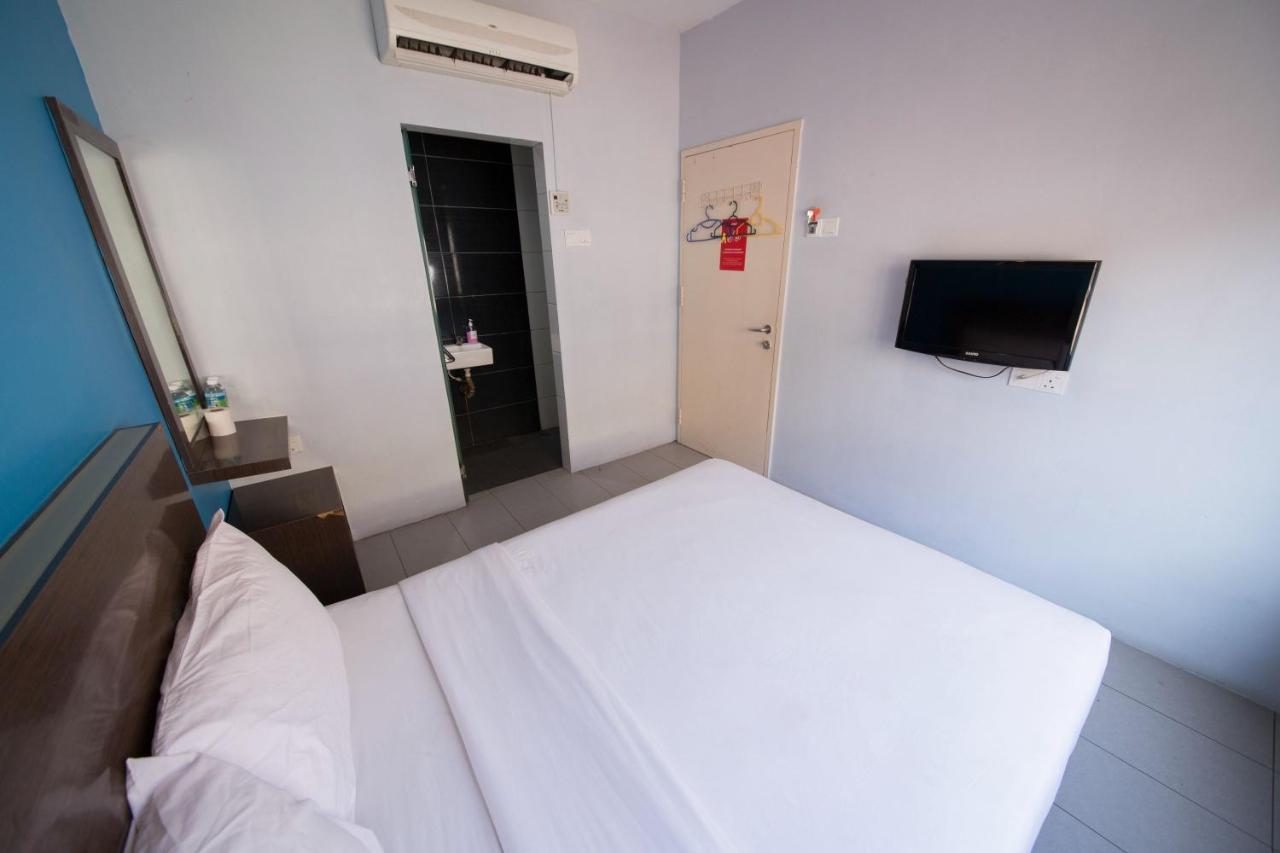 Golden Pearl Hotel Near Universiti Tun Hussein Onn Malaysia Uthm Бату-Пахат Экстерьер фото